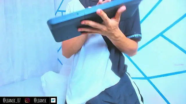 Snapshot of liam_scott77 chatting on October 25, 9:48 pm liam scott77 online show from October 25, 9:48 pm