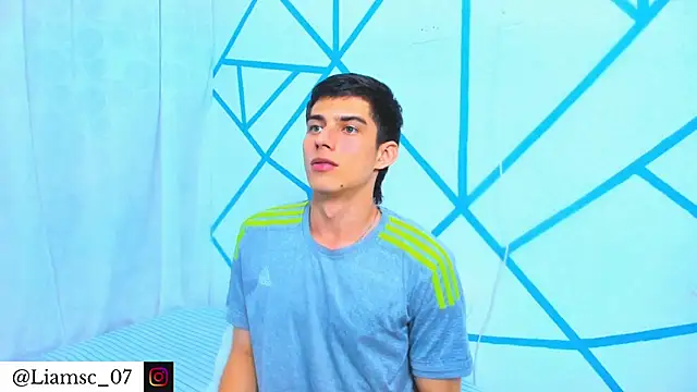 Snapshot of liam_scott77 chatting on November 20, 9:15 pm liam scott77 online show from November 20, 9:15 pm