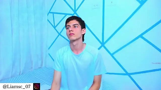 liam scott77 online show from February 12, 11:59 pm