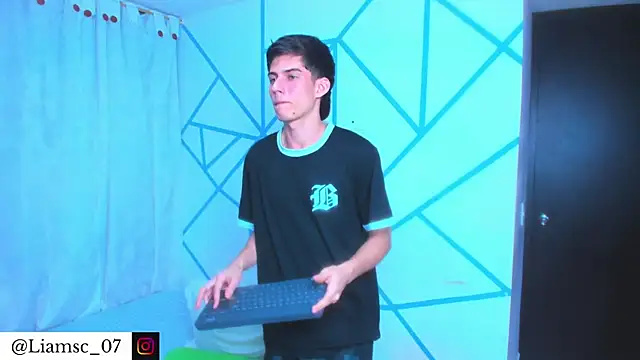 liam scott77 online show from March 2, 1:28 am