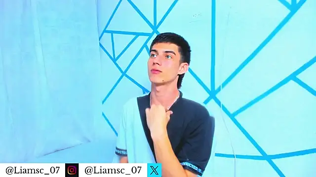 Snapshot of liam_scott77 chatting on November 7, 8:35 pm liam scott77 online show from November 7, 8:35 pm