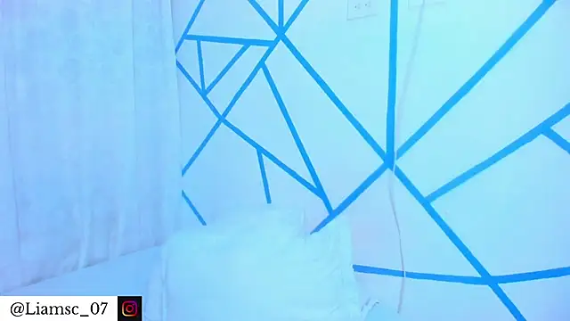 Snapshot of liam_scott77 chatting on November 8, 9:07 pm liam scott77 online show from November 8, 9:07 pm