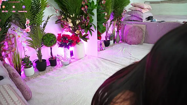 EmilyHudsson 1 online show from March 16, 6:01 pm