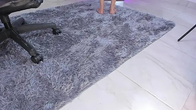 selena robertss  online show from February 9, 1:14 am