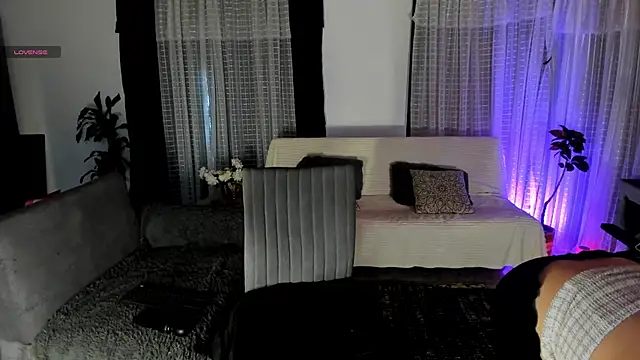 DevonShaw  online show from May 29, 10:16 pm