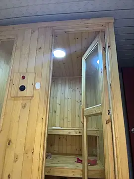 Barbielatinas online show from April 5, 11:33 pm