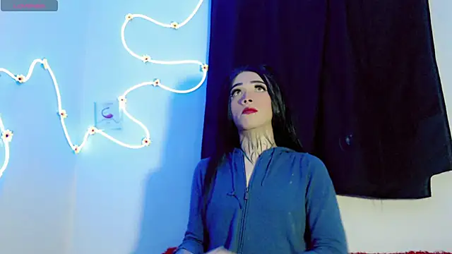 Snapshot of Micaela_Rangel chatting on May 17, 4:12 am Micaela Rangel online show from May 17, 4:12 am