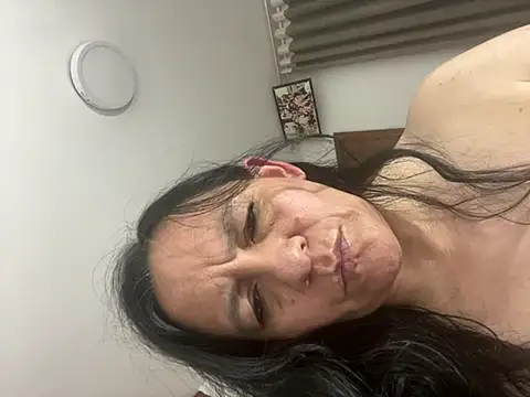 Freya Artemisa online show from March 18, 8:39 am