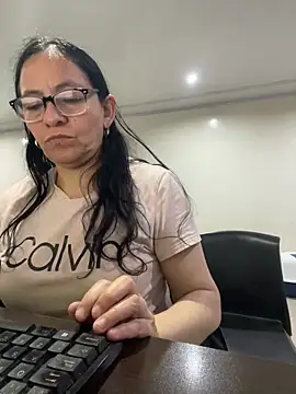 Freya Artemisa online show from April 14, 9:53 pm