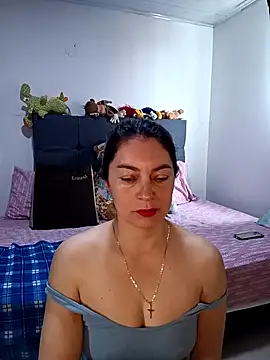 renata hot1 online show from October 3, 3:13 pm