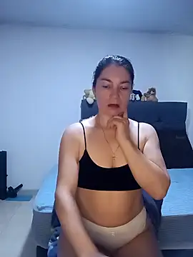 Snapshot of renata_hot1 chatting on November 18, 10:13 pm renata hot1 online show from November 18, 10:13 pm