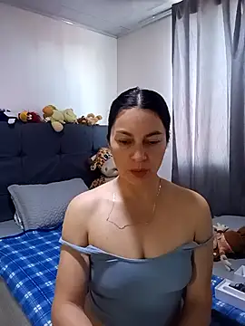 Snapshot of renata_hot1 chatting on April 30, 6:37 pm renata hot1 online show from April 30, 6:37 pm