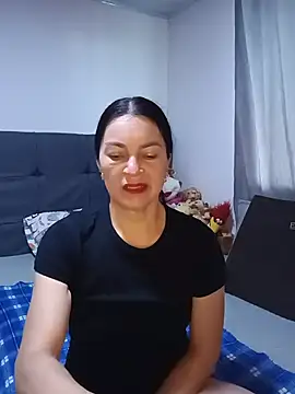 renata hot1 online show from July 2, 10:38 pm