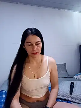 renata hot1 online show from February 6, 1:40 pm