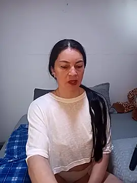 renata hot1 online show from March 11, 6:35 pm