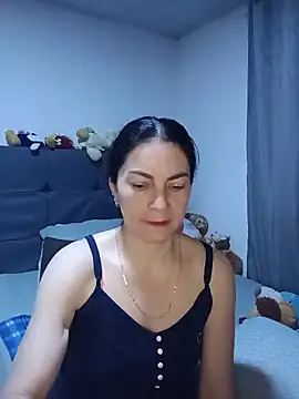 Snapshot of renata_hot1 chatting on May 21, 10:51 pm renata hot1 online show from May 21, 10:51 pm