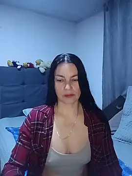 Snapshot of renata_hot1 chatting on May 17, 1:05 am renata hot1 online show from May 17, 1:05 am