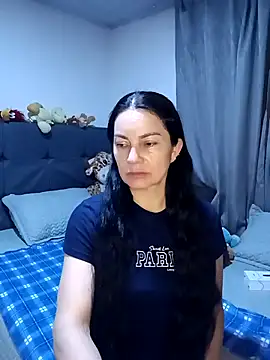 Snapshot of renata_hot1 chatting on May 3, 12:38 am renata hot1 online show from May 3, 12:38 am