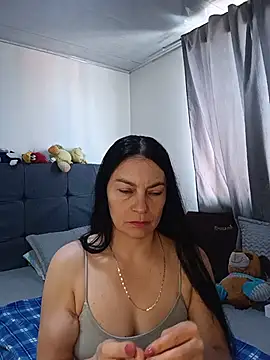 Snapshot of renata_hot1 chatting on June 1, 7:24 pm renata hot1 online show from June 1, 7:24 pm