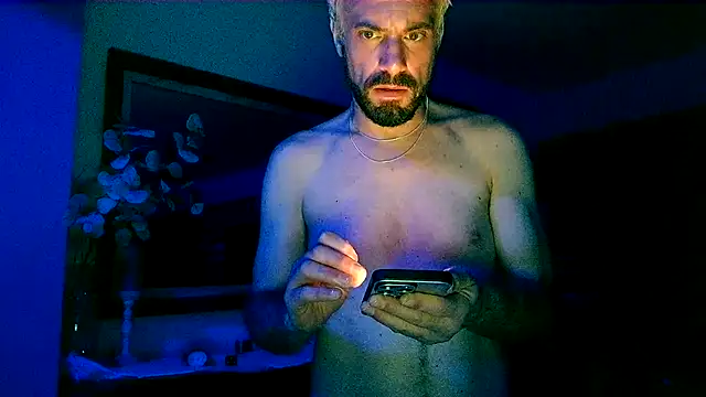 KaiCruzNYC online show from September 23, 7:26 am