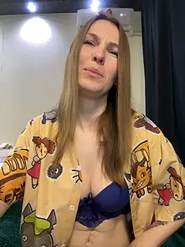 Snapshot of RachelBelI chatting on October 12, 11:39 pm RachelBelI online show from October 12, 11:39 pm