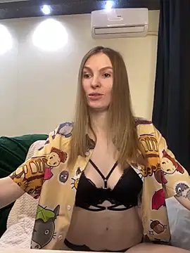 Snapshot of RachelBelI chatting on March 18, 11:20 pm RachelBelI online show from March 18, 11:20 pm