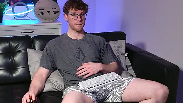 BlueEyedTallGuy94 online show from November 11, 3:01 am