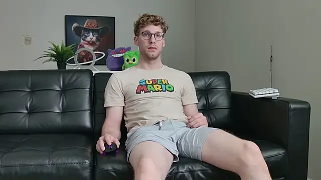 Snapshot of BlueEyedTallGuy94 chatting on September 22, 6:58 pm BlueEyedTallGuy94 online show from September 22, 6:58 pm