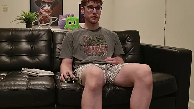 Snapshot of BlueEyedTallGuy94 chatting on October 9, 12:55 am BlueEyedTallGuy94 online show from October 9, 12:55 am