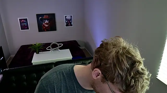 BlueEyedTallGuy94 online show from March 13, 8:58 pm
