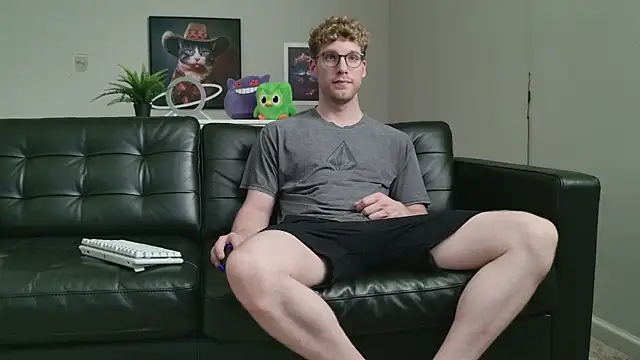 Snapshot of BlueEyedTallGuy94 chatting on September 26, 10:38 pm BlueEyedTallGuy94 online show from September 26, 10:38 pm