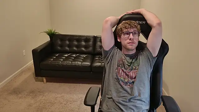 Snapshot of BlueEyedTallGuy94 chatting on September 12, 1:17 am BlueEyedTallGuy94 online show from September 12, 1:17 am