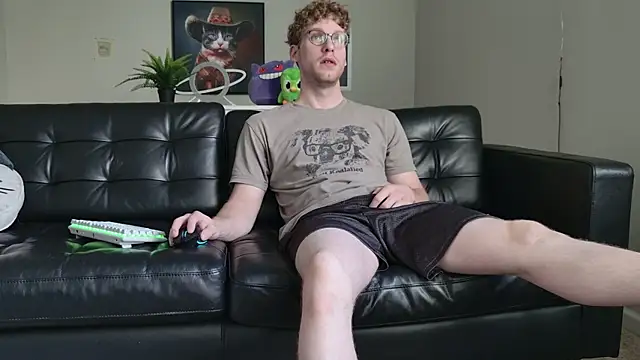 Snapshot of BlueEyedTallGuy94 chatting on September 25, 6:03 pm BlueEyedTallGuy94 online show from September 25, 6:03 pm