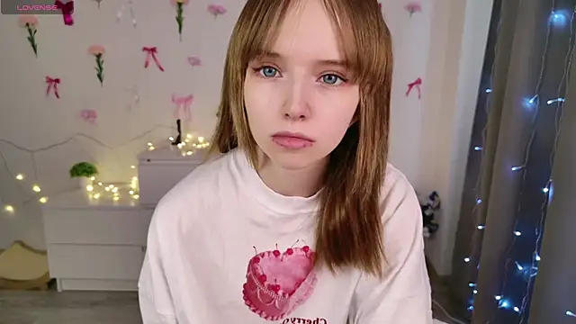 b4by LoL1 online show from March 13, 8:26 am