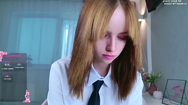 b4by LoL1 online show from October 17, 7:00 am