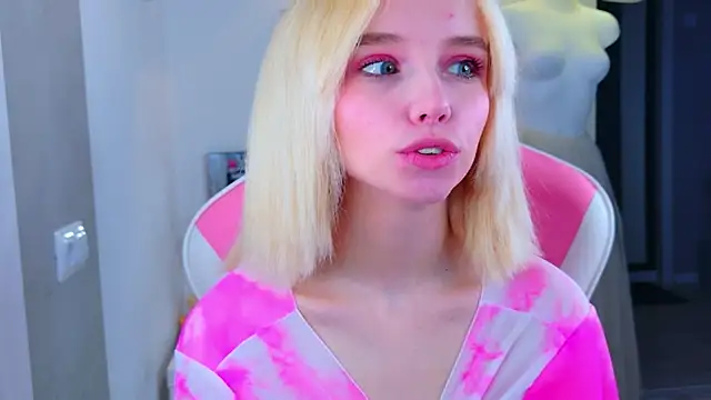 b4by LoL1 online show from April 14, 5:23 am