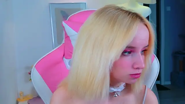 b4by LoL1 online show from April 16, 6:47 am