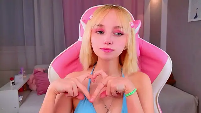 b4by LoL1 online show from February 26, 1:33 pm