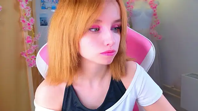b4by LoL1 online show from May 8, 1:37 pm