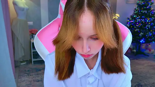 b4by LoL1 online show from December 22, 11:43 am