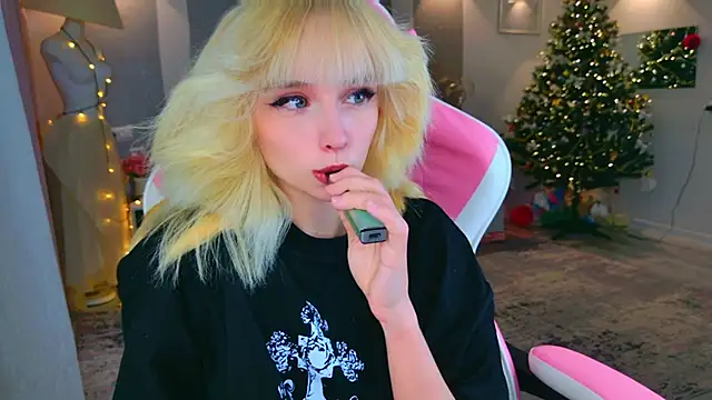 b4by LoL1 online show from January 17, 12:20 pm