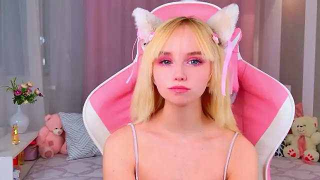 b4by LoL1 online show from February 23, 3:12 pm