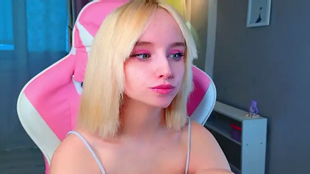 b4by LoL1 online show from March 23, 1:44 pm