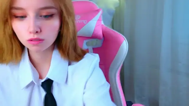 b4by LoL1 online show from April 23, 1:24 pm