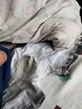 Grig1982 online show from April 15, 6:08 am