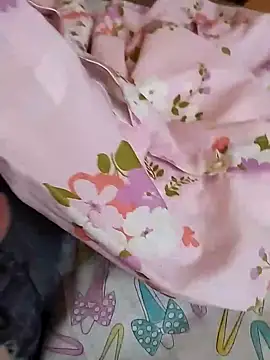 Snapshot of Grig1982 chatting on September 22, 5:13 am Grig1982 online show from September 22, 5:13 am