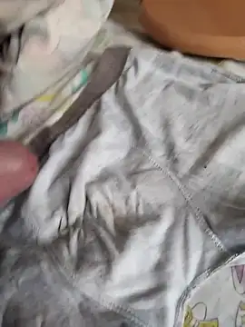 Snapshot of Grig1982 chatting on November 16, 10:20 am Grig1982 online show from November 16, 10:20 am