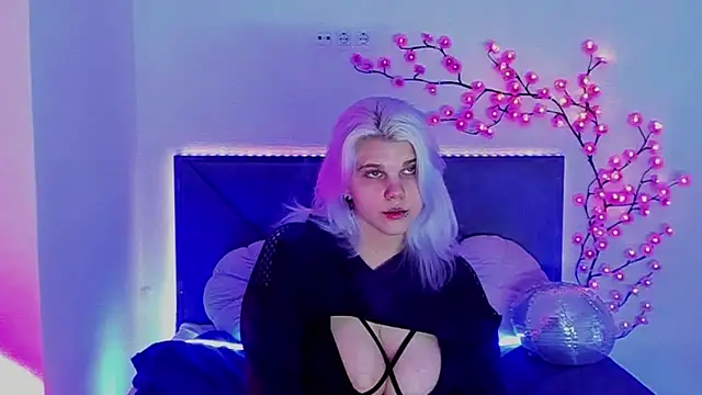 JoannLowe online show from March 16, 8:22 pm