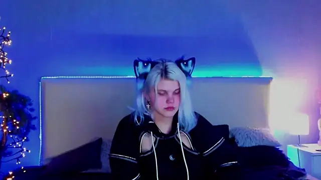 JoannLowe online show from March 5, 10:54 pm