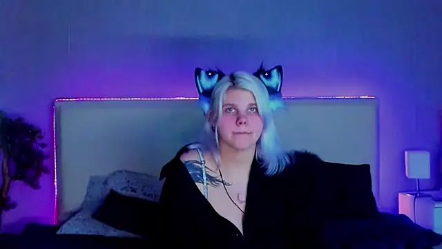 JoannLowe online show from February 27, 8:53 pm
